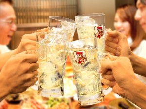 会社の仲間と100円ハイボールで乾杯！「今日も1日お疲れ様」