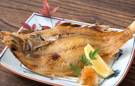 落ち着いた大人の隠れ家的なたたずまいの中で、こだわりの新鮮な鮮魚と旬の食材を活かした創作和食をリーズナブルな価格で提供しています。