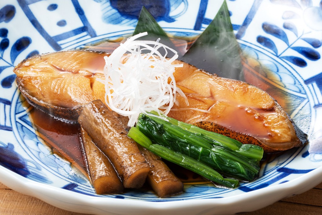 寒い日は煮魚が体にしみます。「カレイ」の煮付け（写真は「本日入荷 煮魚」の一例）