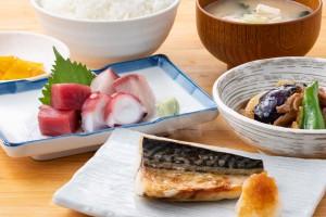 お得な和食セット（通常1200円税込）