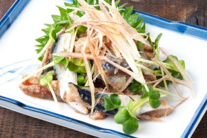 「鰯と茗荷の梅叩き」（580円）