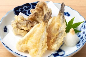 「ハゼと舞茸 天布羅盛り合わせ」（480円）