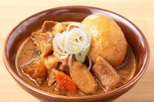 三大名物「煮込み」（390円／煮玉子付き490円）