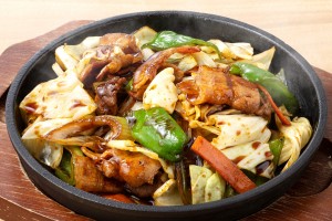 「春キャベツ回鍋肉」（680円）