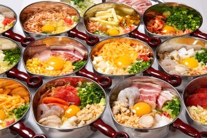 王道から変わり種まで豊富なお好み焼き・もんじゃ焼きが食べ放題！