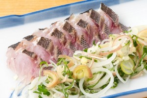 イサキのたたき（700円）