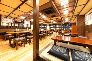 ▲広々とした開放的な店内