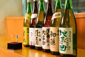 ▲『庄や』と強い絆でむすばれた銘柄地酒たち