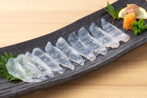 カワハギ 刺身（680円）