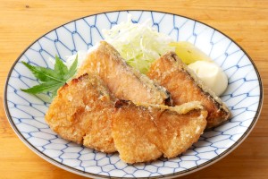 秋鮭ザンギ（580円）