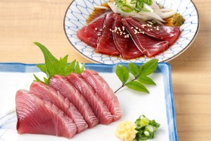 初かつお 刺身（下）又は 漬け（上）