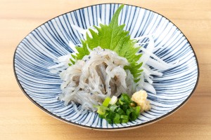 生しらす刺身