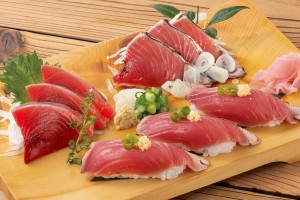 春かつお（刺身・たたき・寿司セット）（1200円）