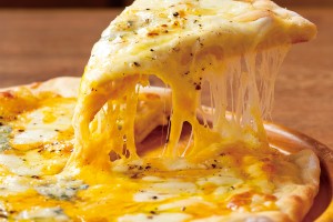 ピッツァ クアトロ(1,800円)