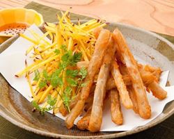 海老と青紫蘇の春巻き｜焼酎屋　童（わらべ）グランドメニュー